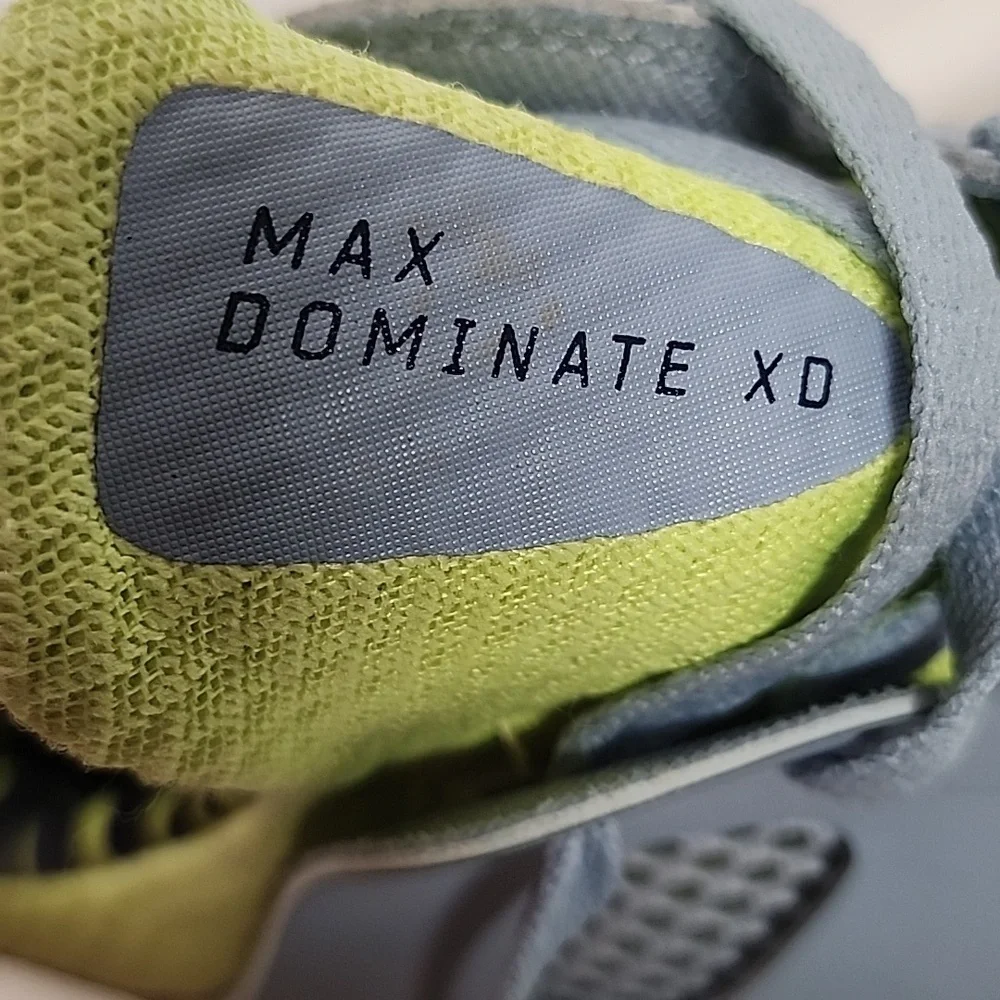 Nike max dominate